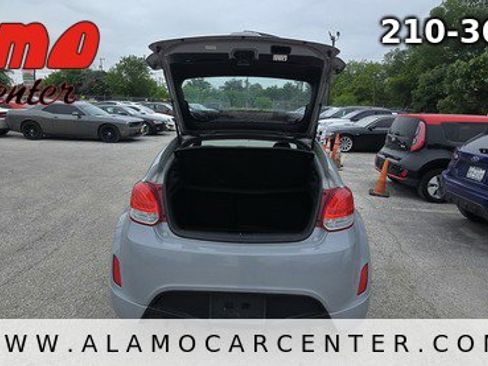 Used 2013 Hyundai Veloster RE:MIX Edition FWD image 22