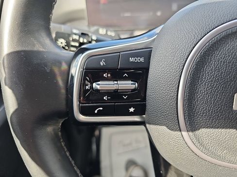 Used 2024 Kia Sorento EX w/ Panoramic Sunroof Package image 22