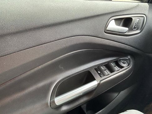 Used 2017 Ford Escape SE w/ Equipment Group 201A FWD image 28