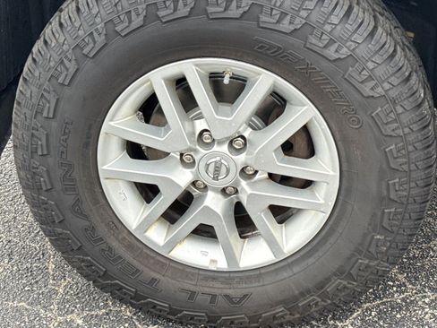 Used 2019 Nissan Frontier SV image 10