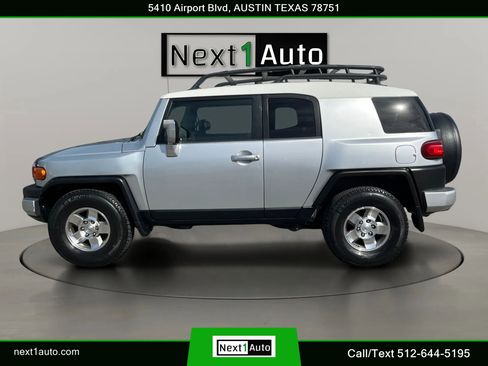 Used 2008 Toyota FJ Cruiser 2WD image 9