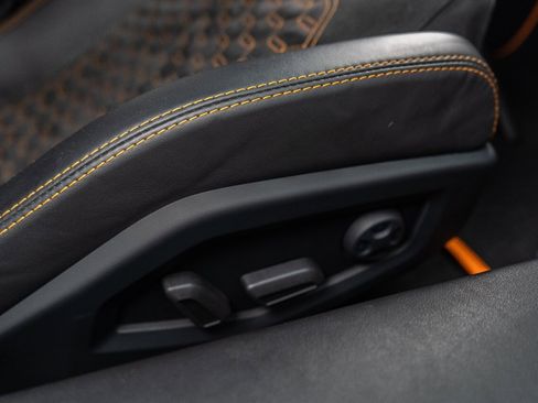 Used 2017 Lamborghini Huracan LP 610-4 AWD/4WD image 35