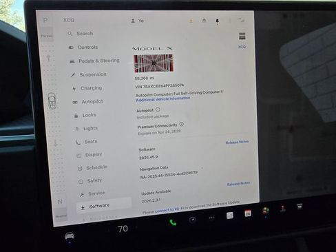 Used 2023 Tesla Model X Plaid image 3