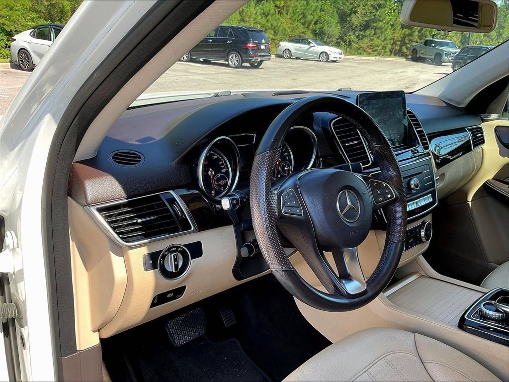 Used 2018 Mercedes-Benz GLE 350 image 4