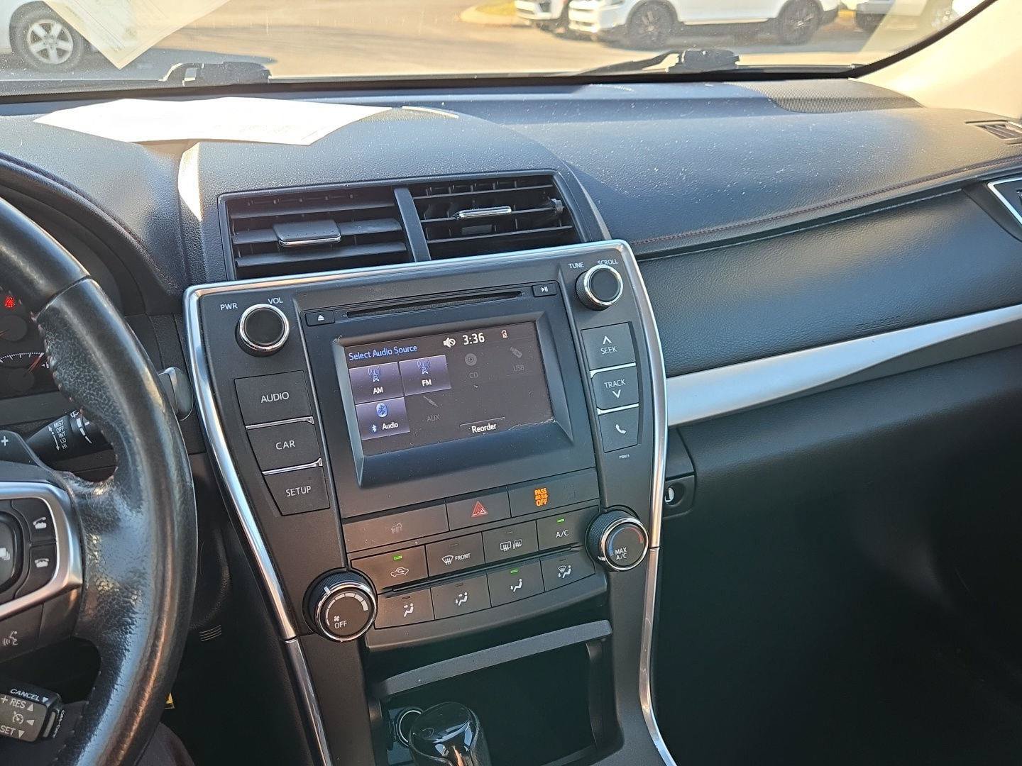Used 2015 Toyota Camry SE FWD image 19