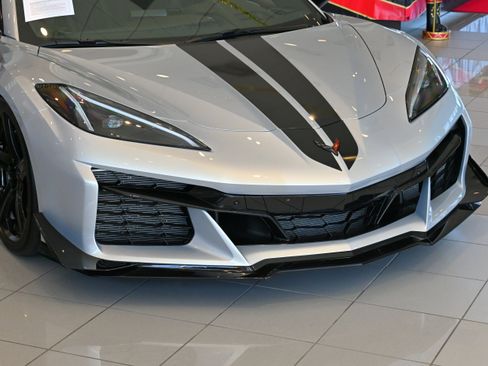 Used 2024 Chevrolet Corvette Z06 w/ Z07 Performance Package image 27