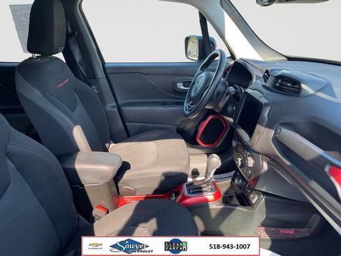 Used 2022 Jeep Renegade Trailhawk AWD/4WD image 16