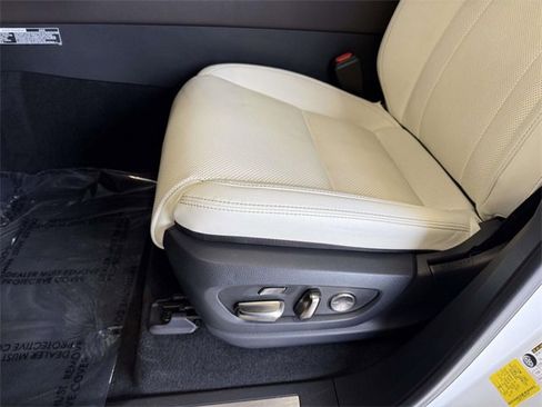 Used 2023 Lexus LX 600 4WD w/ Luxury Package image 3