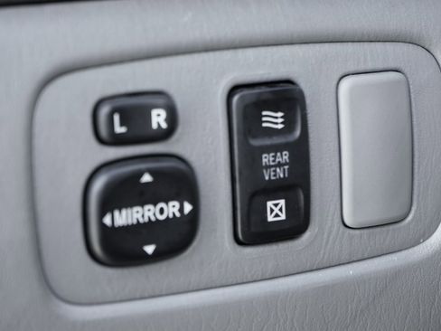 Used 2007 Toyota Sienna XLE image 22