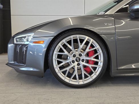 Used 2017 Audi R8 V10 image 9