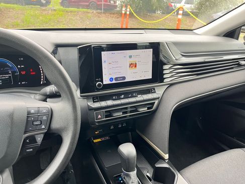 Used 2025 Toyota Camry LE image 17