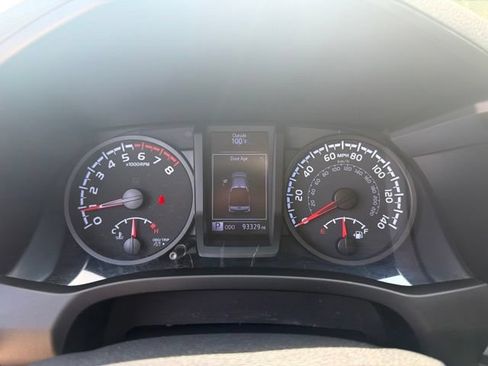 Used 2020 Toyota Tacoma SR w/ SR Convenience Package RWD image 13