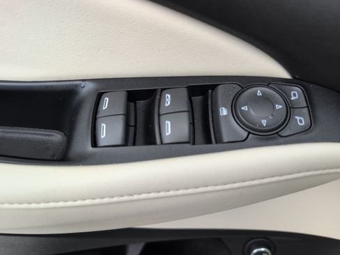 Used 2023 Buick Enclave Essence w/ Experience Buick Package FWD image 13