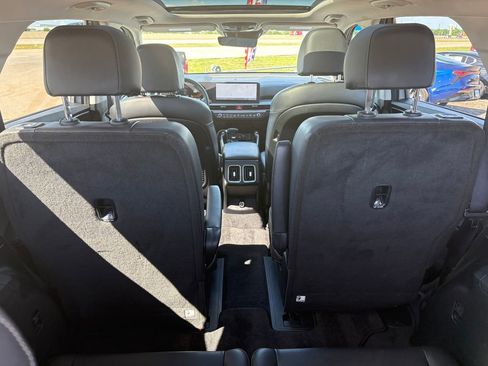 Certified 2024 Kia Sorento EX w/ Panoramic Sunroof Package FWD image 14