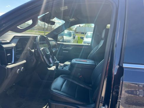 Used 2022 GMC Sierra 1500 Denali w/ Technology Package AWD/4WD image 8