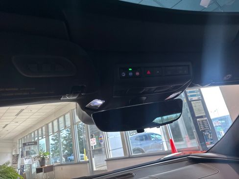 Used 2024 Chevrolet Corvette Stingray Coupe w/ Z51 Performance Package image 18