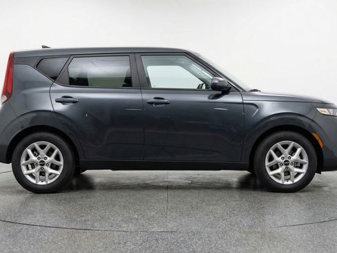 Used 2025 Kia Soul LX w/ LX Technology Package image 11
