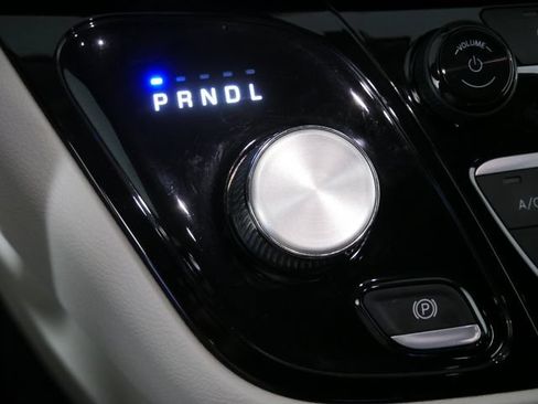 Used 2020 Chrysler Pacifica Touring-L Plus FWD image 31