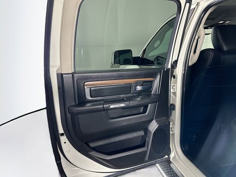 Used 2016 RAM 1500 Laramie w/ Convenience Group image 25