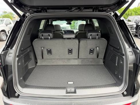 New 2026 Chevrolet Traverse LT w/ Sun and Wheel Package FWD image 7