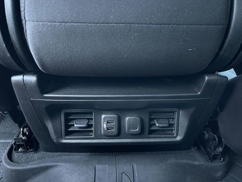 Used 2021 Chevrolet Silverado 1500 LT w/ Convenience Package II AWD/4WD image 21
