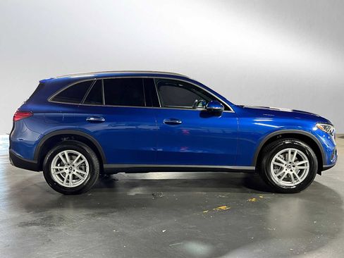 Used 2025 Mercedes-Benz GLC 300 4MATIC image 6
