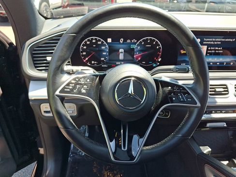 Used 2025 Mercedes-Benz GLE 350 4MATIC w/ Driver Assistance Package image 19