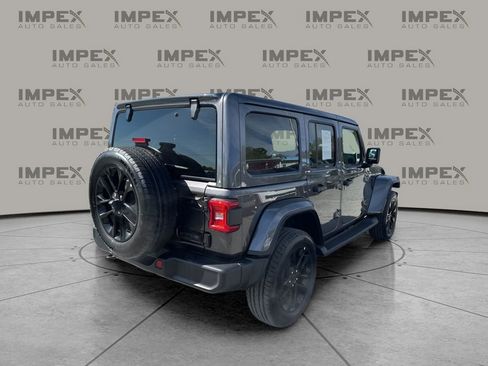 Used 2025 Jeep Wrangler Unlimited Sahara image 5