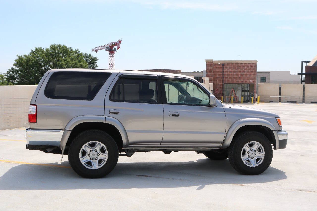 Used 2002 Toyota 4Runner SR5 AWD/4WD image 50