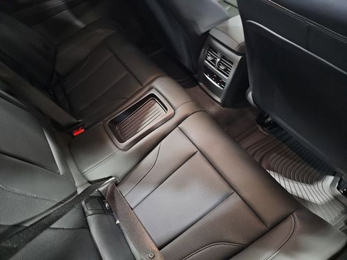 Certified 2023 BMW 230i Coupe w/ M Sport Package image 11