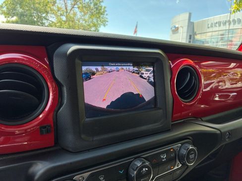 Used 2022 Jeep Wrangler Unlimited Sport AWD/4WD image 28
