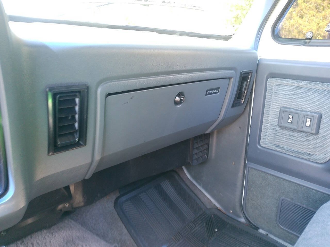 Used 1993 Dodge D/W Truck 250 AWD/4WD image 29
