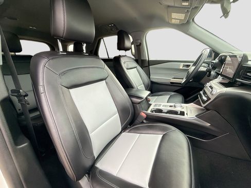 Used 2023 Ford Explorer XLT w/ Equipment Group 202A image 34