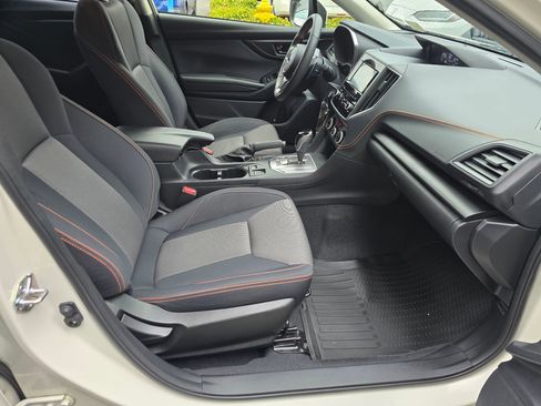 Used 2023 Subaru Crosstrek 2.0i Premium image 11