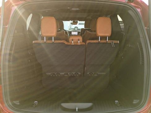 New 2026 Chrysler Pacifica Pinnacle w/ Trailer Tow Group image 11
