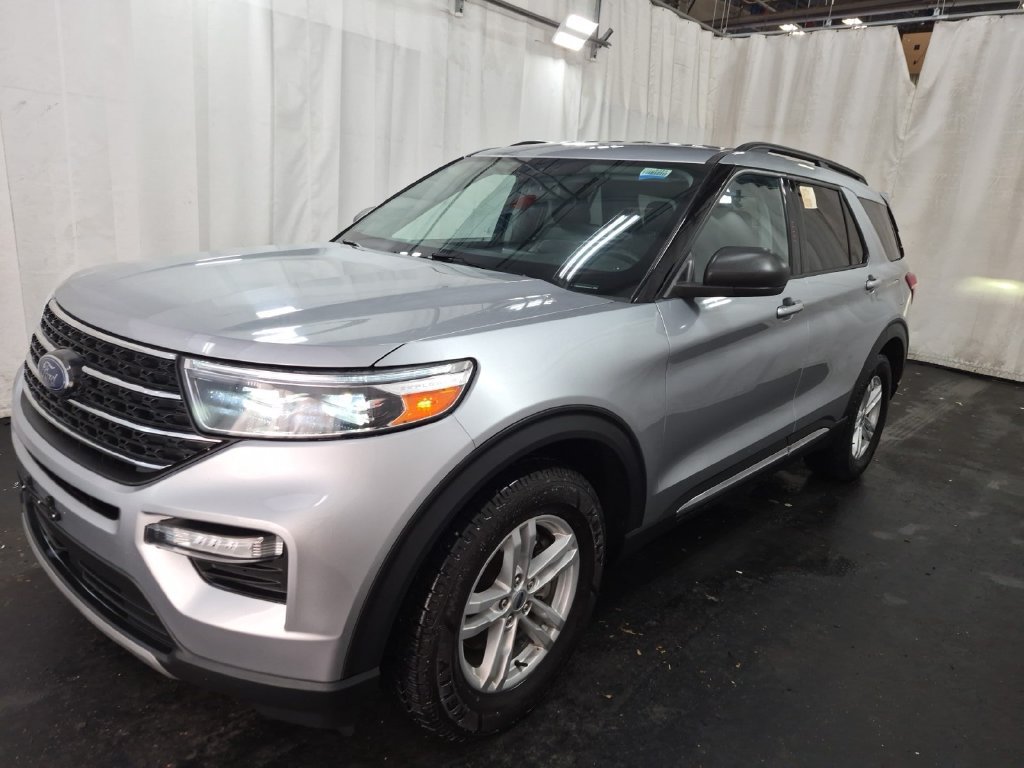 Used 2023 Ford Explorer XLT w/ Equipment Group 202A RWD image 1