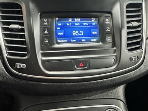 Used 2015 Chrysler 200 Limited w/ Convenience Group FWD image 8