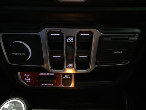 Used 2023 Jeep Gladiator Mojave w/ LED Lighting Group AWD/4WD image 25