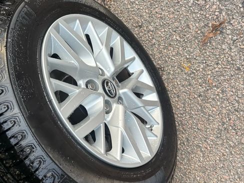 Used 2017 Toyota Camry XLE image 39