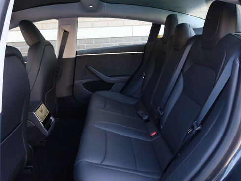 Used 2025 Tesla Model 3 Long Range AWD/4WD image 22