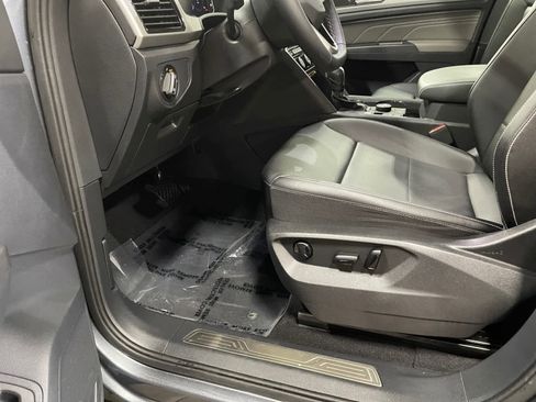 Used 2023 Volkswagen Atlas SE image 13