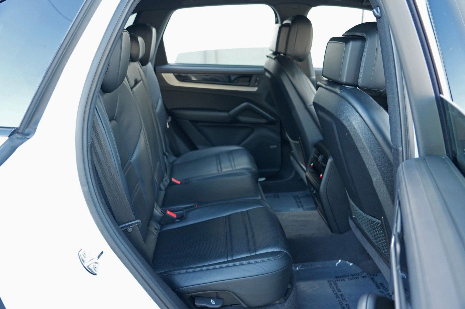 Used 2024 Porsche Cayenne S w/ Sport Chrono Package AWD/4WD image 47