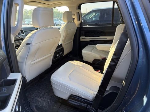 Used 2020 Ford Expedition Platinum AWD/4WD image 9