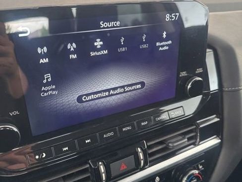 Used 2024 Nissan Pathfinder SL AWD/4WD image 7