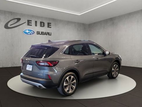 Used 2025 Ford Escape Platinum AWD/4WD image 4