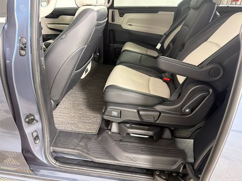 Used 2025 Honda Odyssey Elite image 22