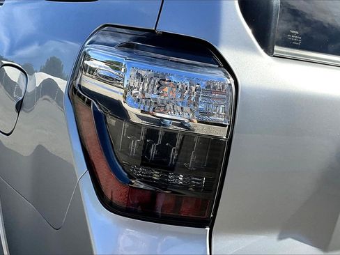 Used 2019 Toyota 4Runner SR5 image 21