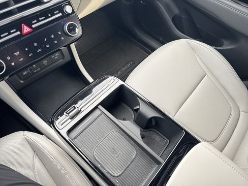 Used 2025 Hyundai Tucson Limited image 26