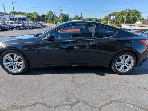 Used 2012 Hyundai Genesis 2.0T RWD image 4