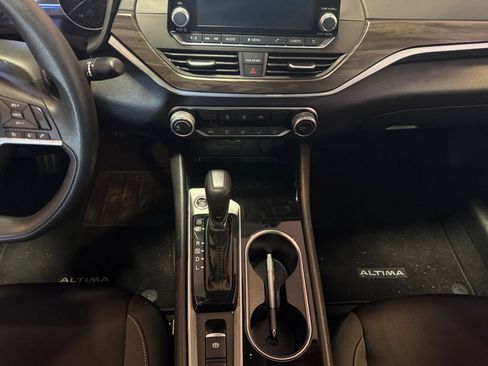 Used 2024 Nissan Altima 2.5 SV AWD/4WD image 11